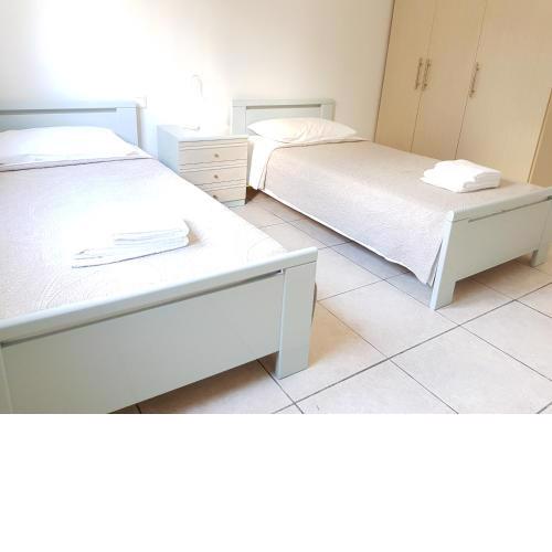 Great For Couples-Large Central Apt