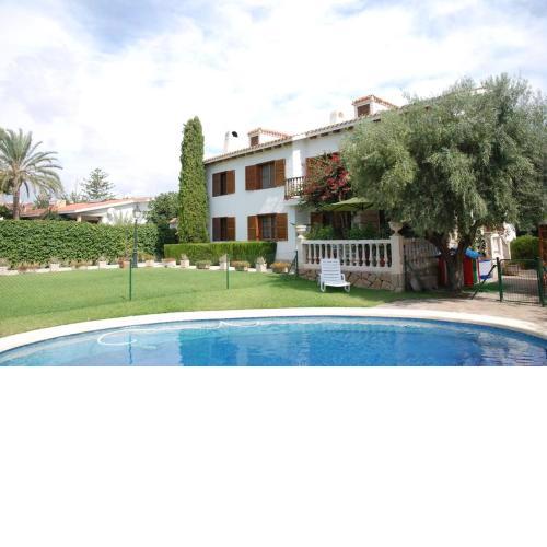 Great home with AC, pool and BBQ