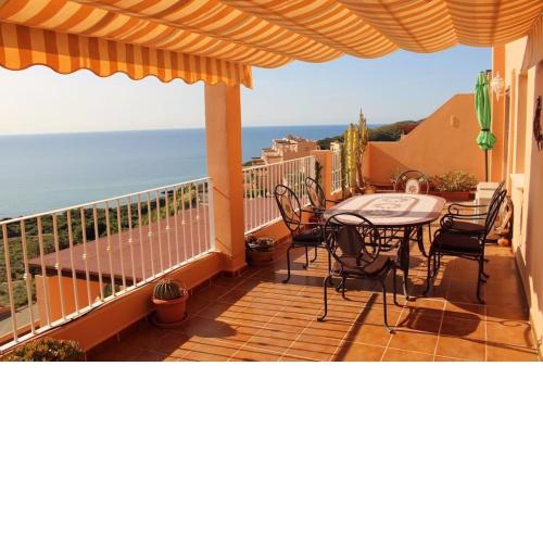 Great sea view, pool & parking