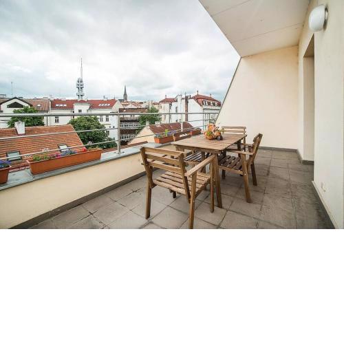 Great Terrace in Big, Central Flat