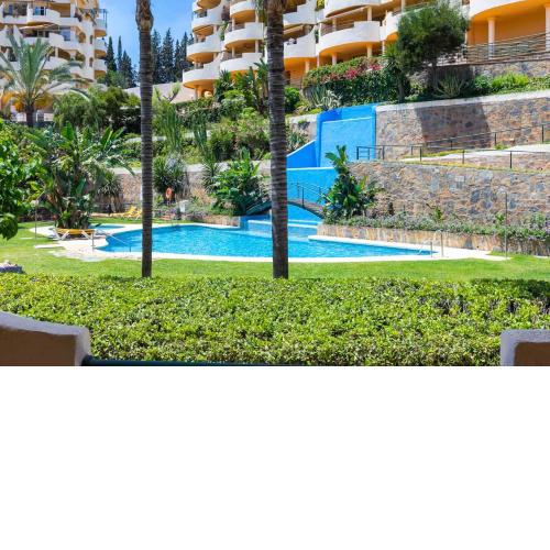 Great views, large terrace & walking distance
