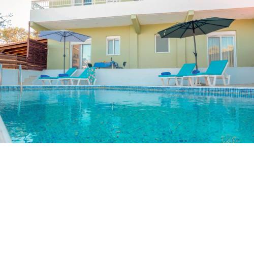 Greek Style Ground Floor Apartment & Pool