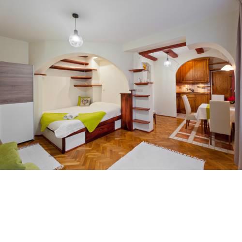 Green Apartment