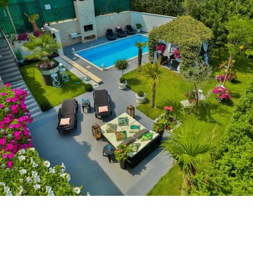 ***Green Dream***- villa in Split