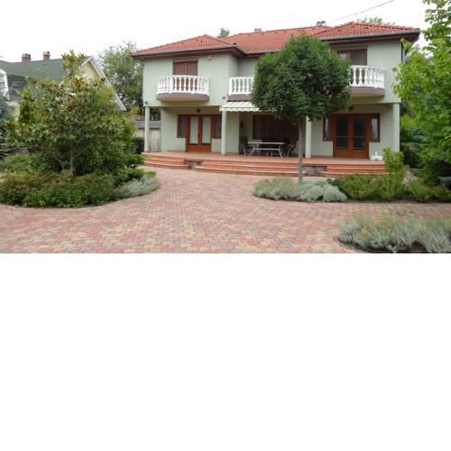 Green Garden Apartments