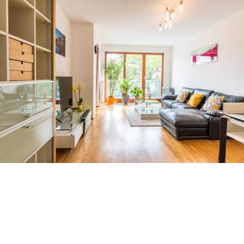GREEN & MODERN APT. CLOSE TO CITY CENTER & AIRPORT