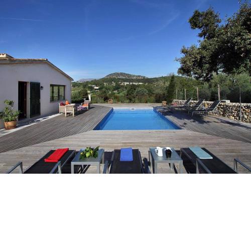 Greenery and space for your break, Pollensa. Special Car Hire prices for guests