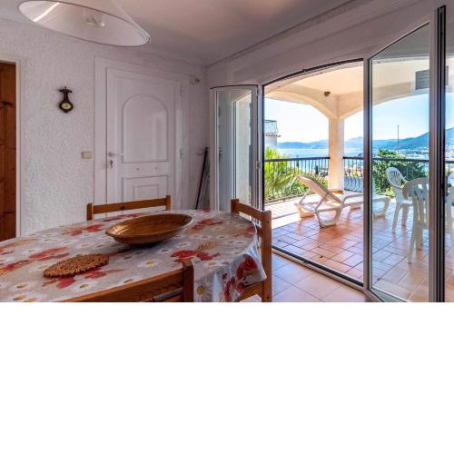 Grifeu 11 apartamento con terraza y vista al mar