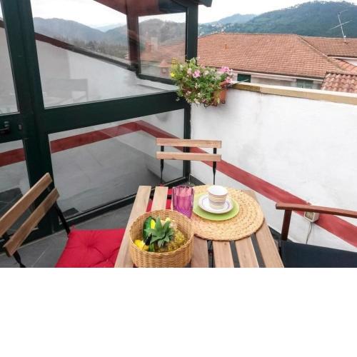 Große Wohnung in Carro mit Garten und Panoramablick