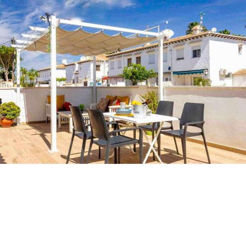 Ground floor with terrace with pool and BBQ rf400