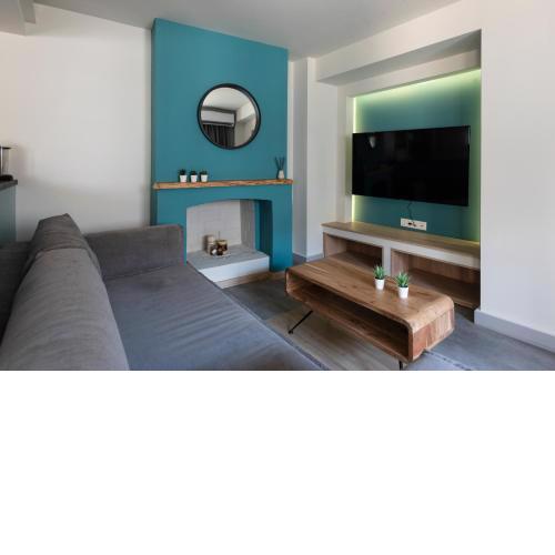GroundFloor 2BR Apt with Smallyard near the heart of Kalamata