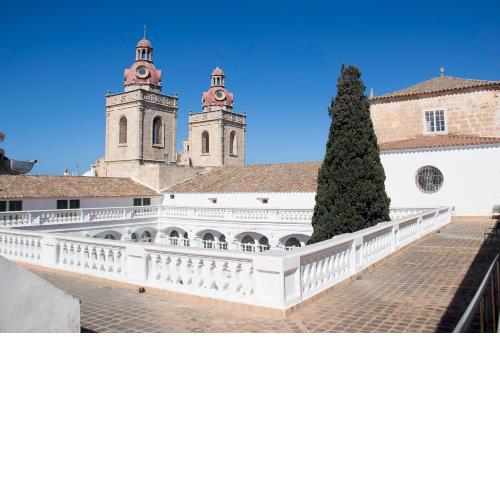 Grupoandria El Claustre de Ciutadella - HOSPEDERIA