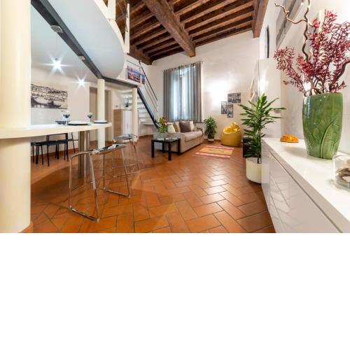 Guelfi loft in a historic palace