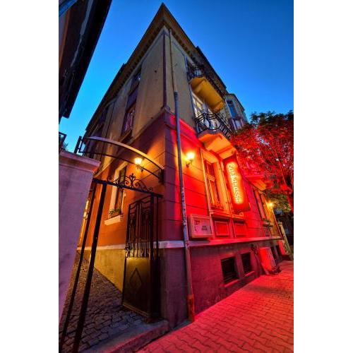 Guest House 32