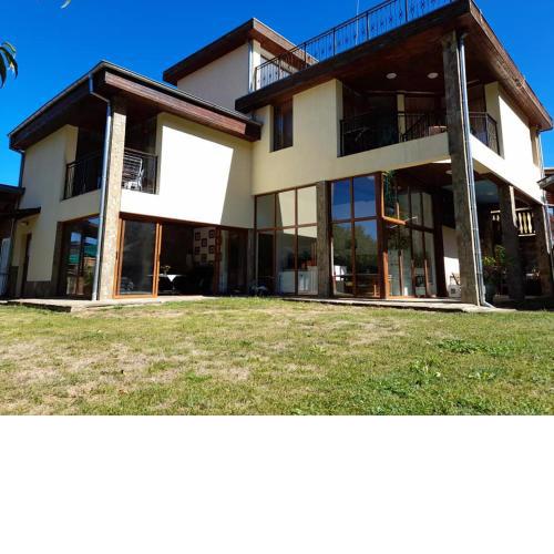 Guest House Lŭgŭt