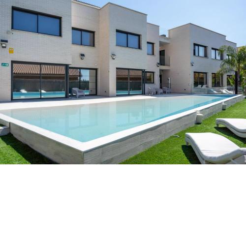 GuestReady - April Rose Pool Apartments