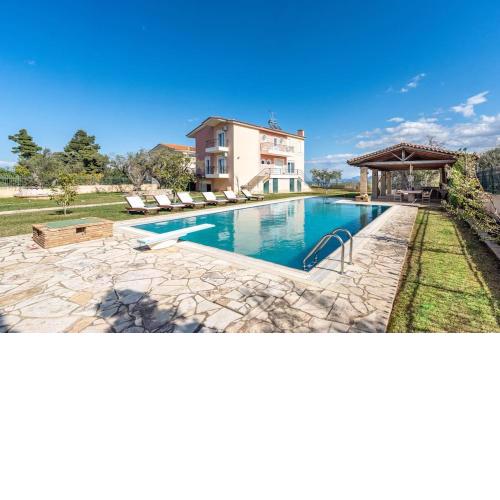 Gustav Retreat Villa
