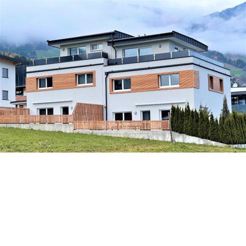 H21 - Modernes Ferienhaus auf 3 Ebenen mit Panorama-Dachterrasse und Sauna - 400m zum Skilift Spieljochbahn