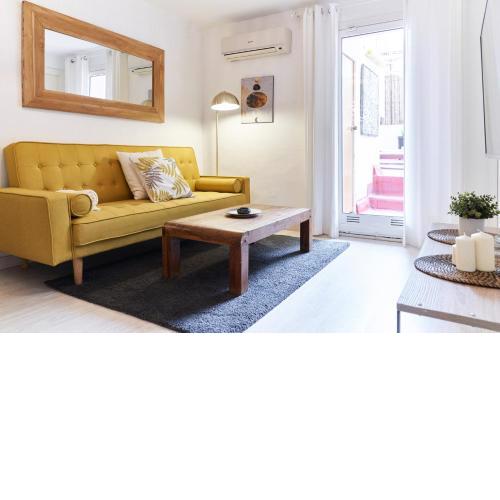 HA Diputació terrace apartment