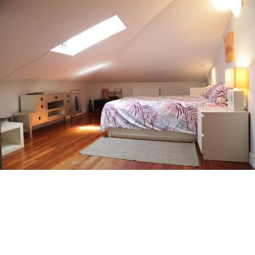 Habitación con baño, cerca de la playa