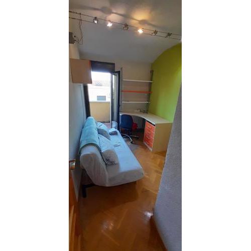 Habitación independiente en casa compartida