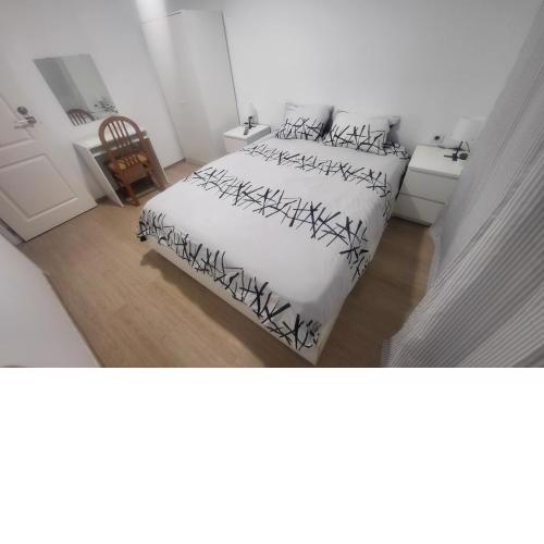 Habitaciones en bonito Apartamento en Badalona