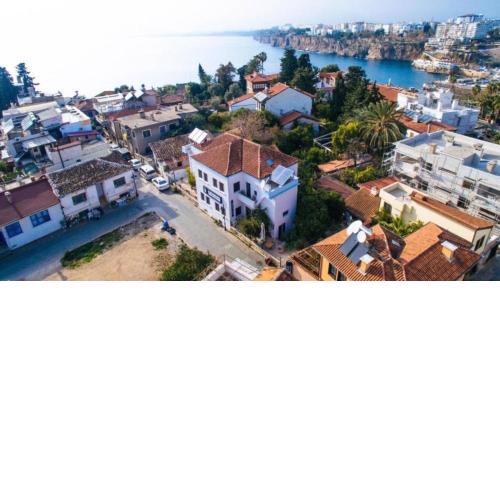 Hadrianus Hotel