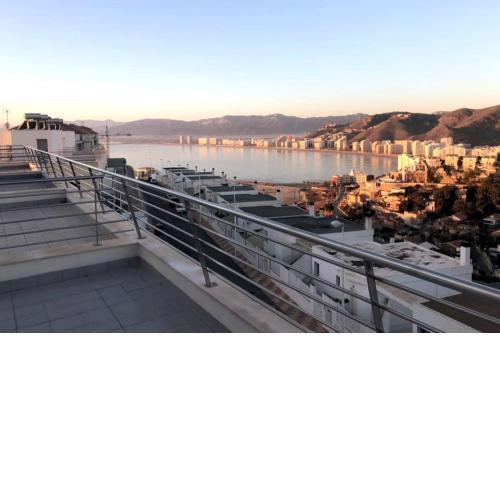 Сhalé nuevo/Vistas fantásticas