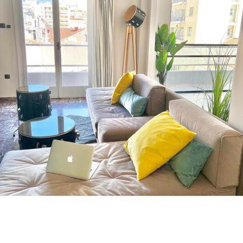 Happy Place! Big, Bright & Central - Ideal for families and groups of friends