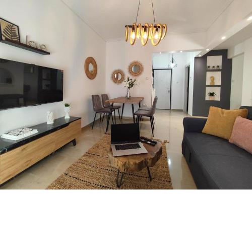 Haris modern apt. near the sea