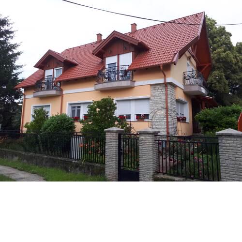 Hársfa apartmanház
