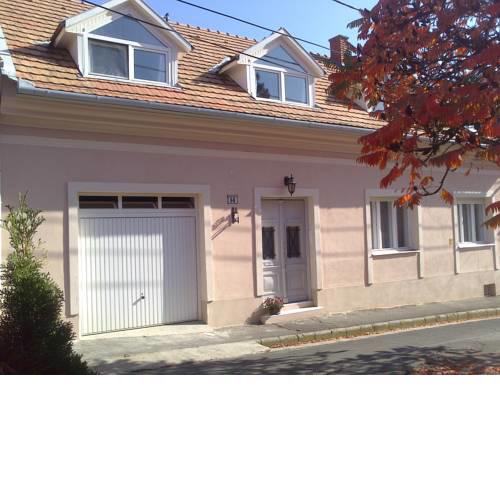 Hatház Apartman