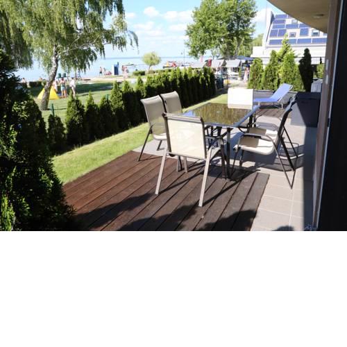 Hattyú Apartman, Swan Club218
