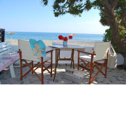 Hatzidakis Beach Retreat