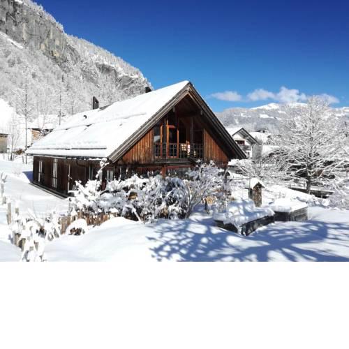 Haus am Wasserfall