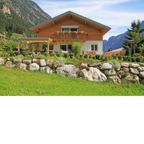 Haus Flua