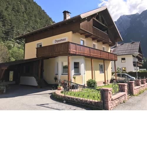Haus Waldheim und Dependance