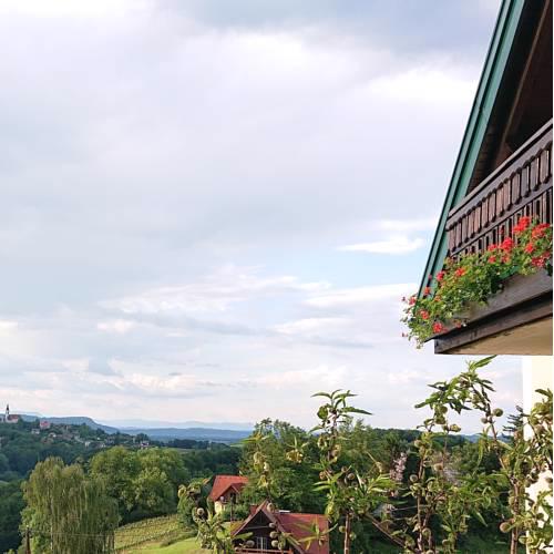 Häuserl am Berg