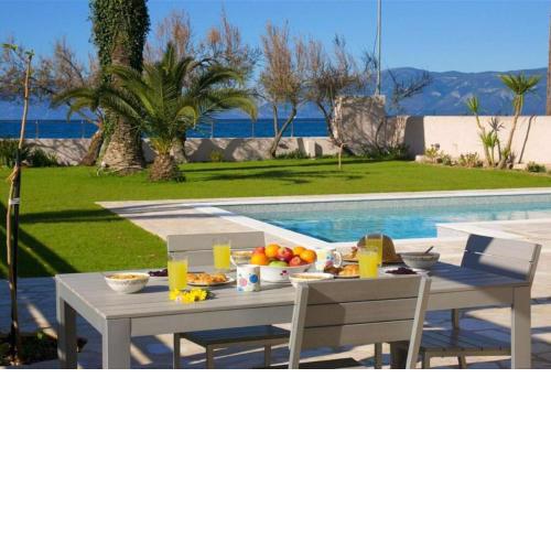 Τheano Villa