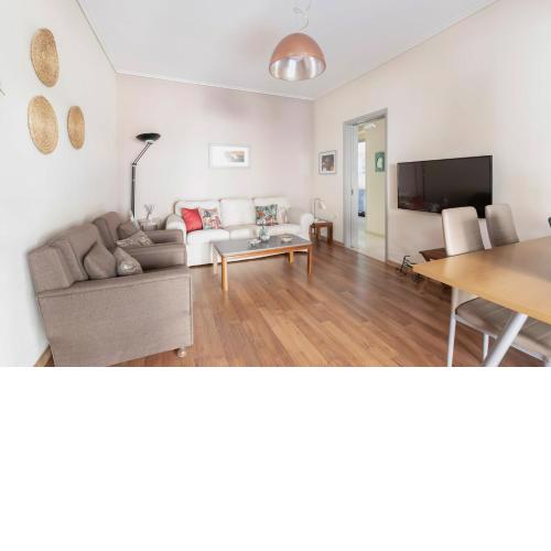 Heart of Koukaki flat, near Acropolis & Filopappou