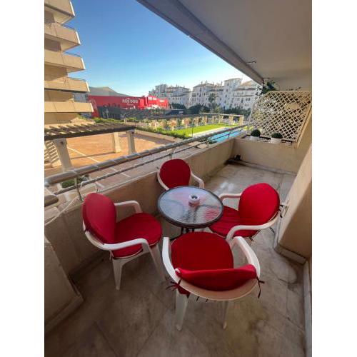Heart of Puerto Banus newly renavated Free parking , WIFi ,Pool,Gym,Padel court