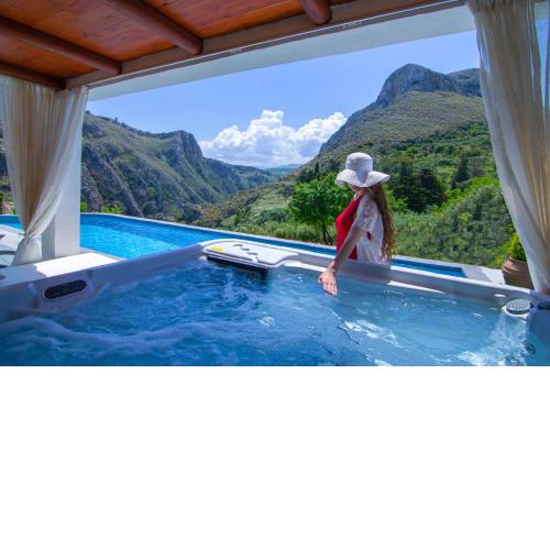 Heated Private Ozone Salt Pool, Jacuzzi, Cinema, Ping Pong, Billiard, Ps5, Playground - Villa Rokka Luxe