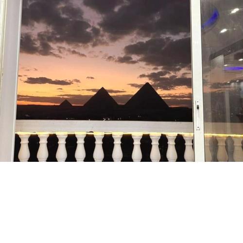 Heaven Pyramids View Apartment