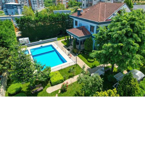 Heaven White Palace
