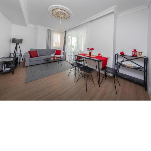 Heavenly 1 bedroom garden terrace flat in Çanakkale center 250m to sea and nearby beaches K2