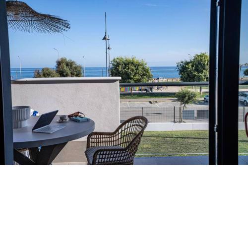 Heima Homes in front of the Sea