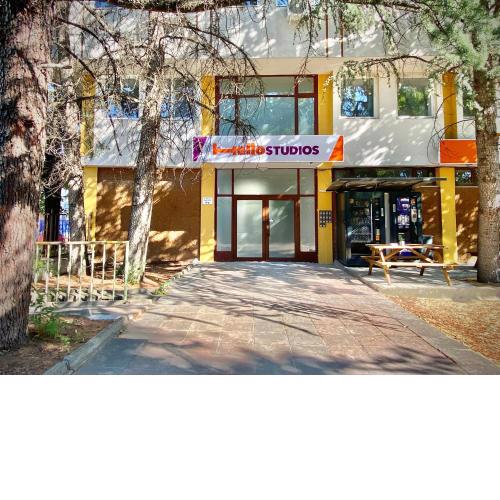Hello Studios Budget Stays Free Parking & Wifi