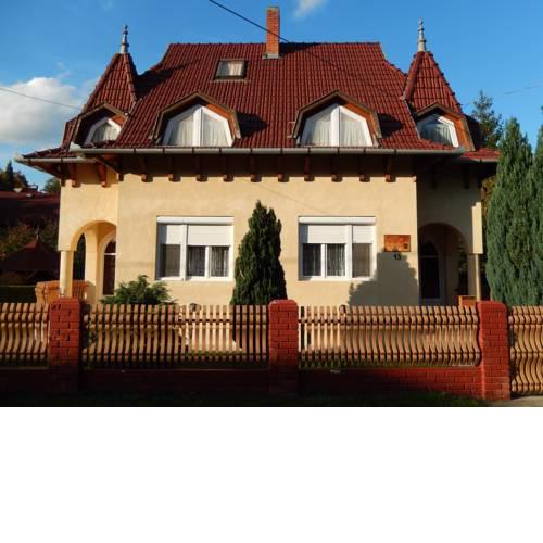 Henrietta Apartmanház