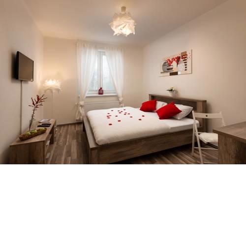 Henry Apartment