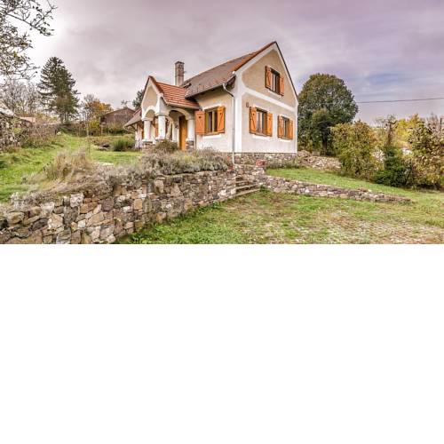 Henye House